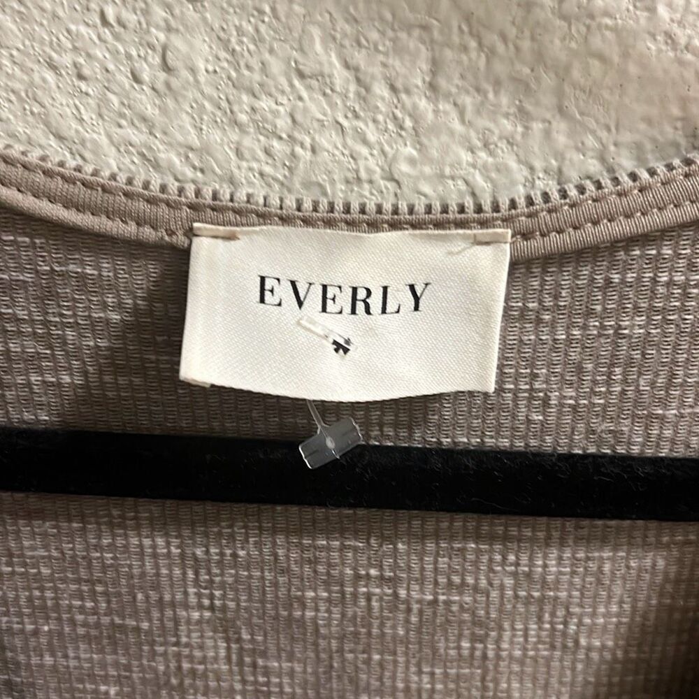 ✨Everly Cold Shoulder Long Sleeve Ribbed Tan Sz Medium Dress✨ - Picture 6 of 7